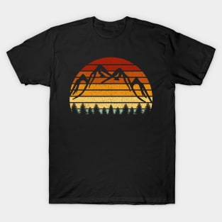 Vintage Sunset Mountains Gift For Nature Loving Mountaineers T-Shirt